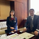 大船駅モノレール口にて、自民党の鎌倉市議会公認候補3名とともに合同駅頭演説を行っています。